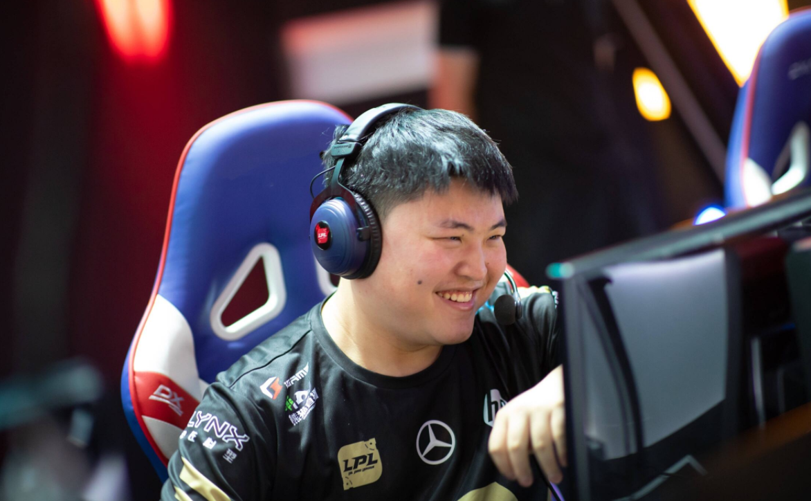 包含Uzi关键节点回归赛场，澳大利亚队带队取胜！的词条